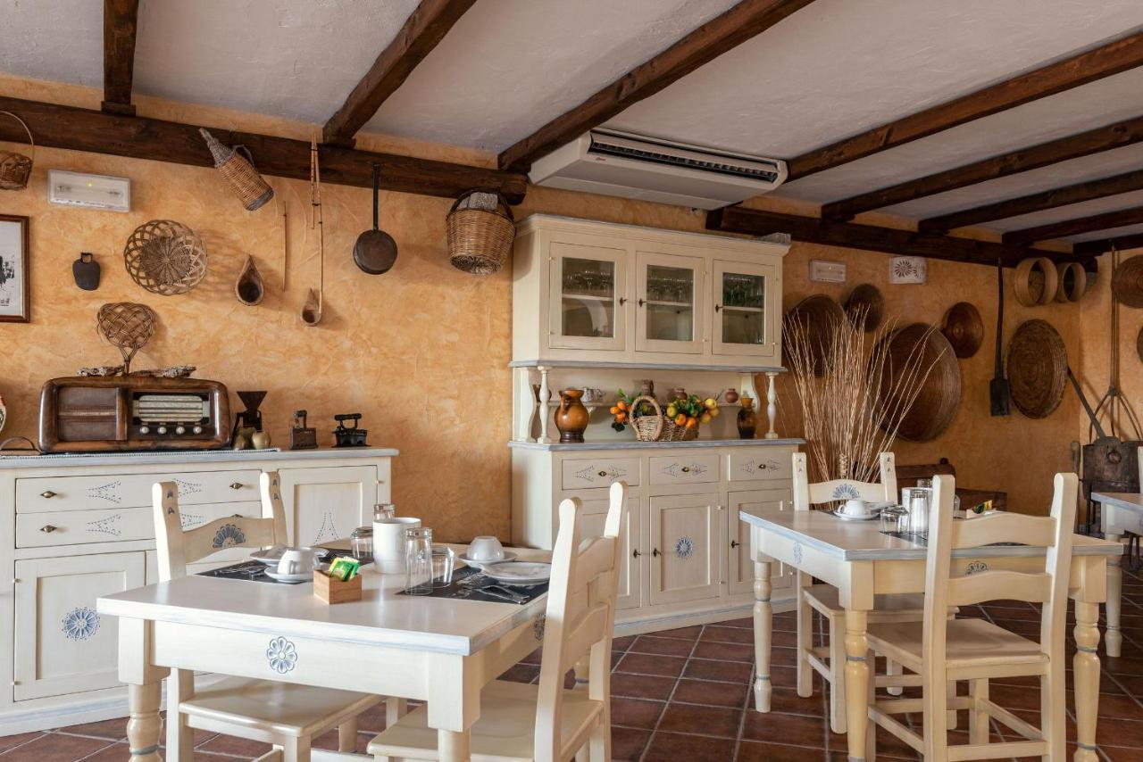 Affittacamere S'Alzola Porto Rotondo Exterior photo